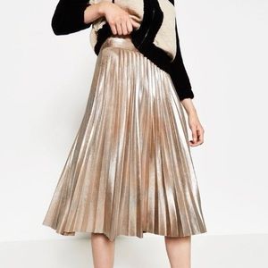 ZARA WOMAN Metallic Pleated Skirt